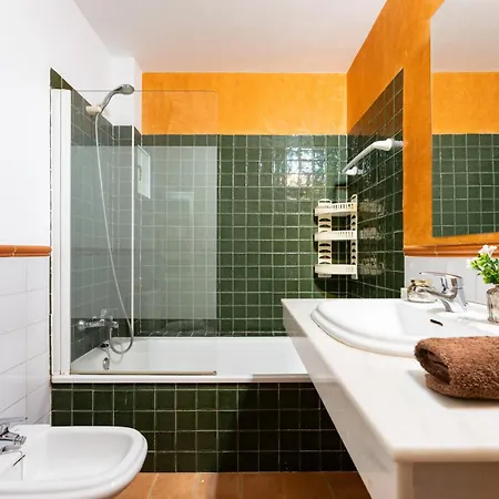 Malagasuite Higueron Sport Club&pool Apartment *